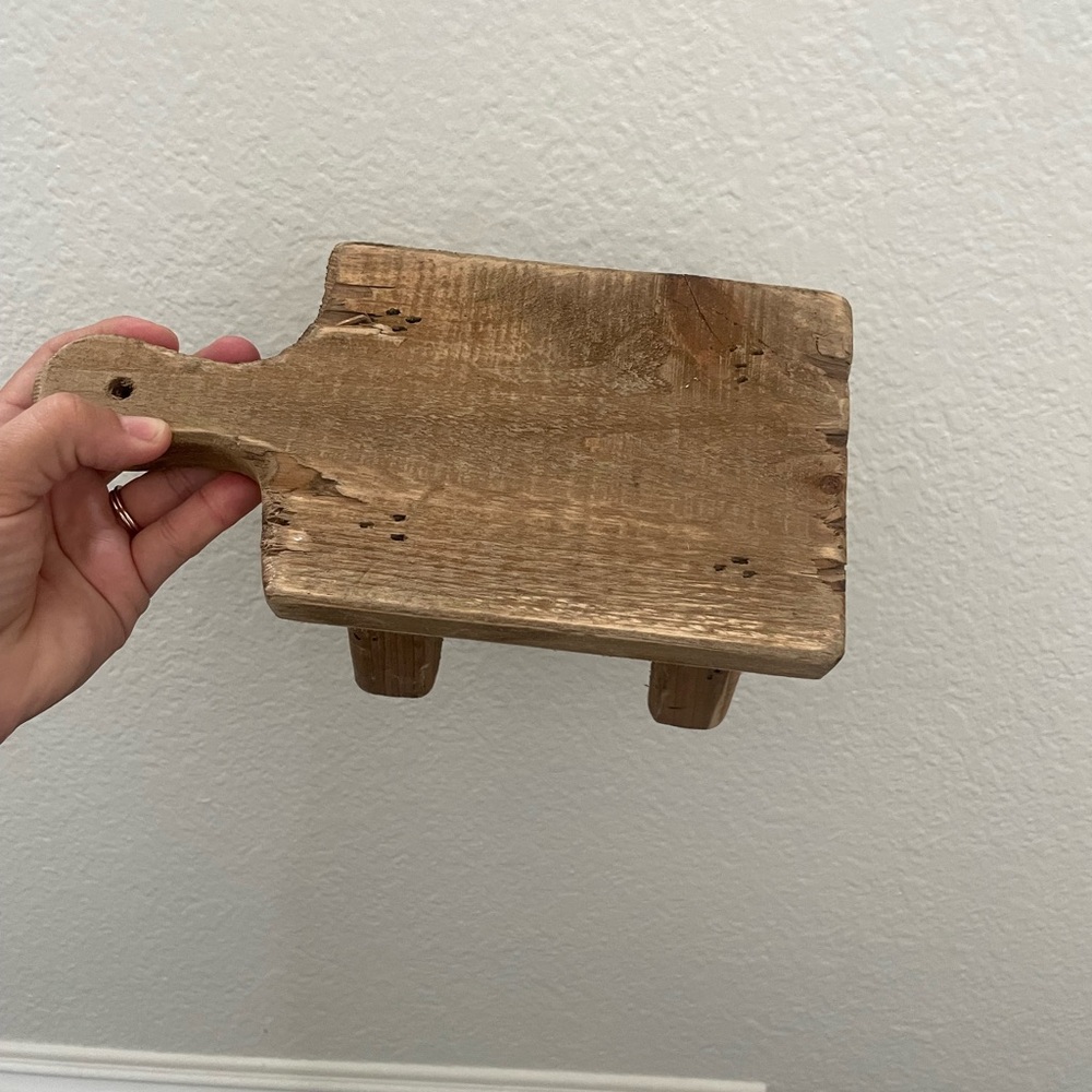 Mini wood riser